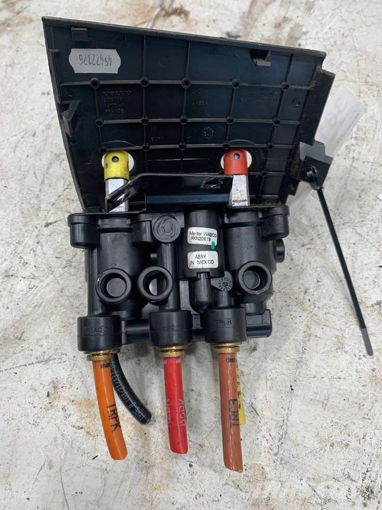 Volvo VNL Transportas - Kita