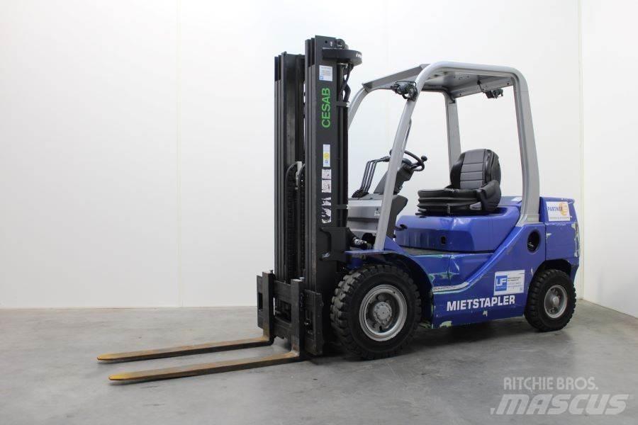 Cesab M 325 D Dyzeliniai krautuvai