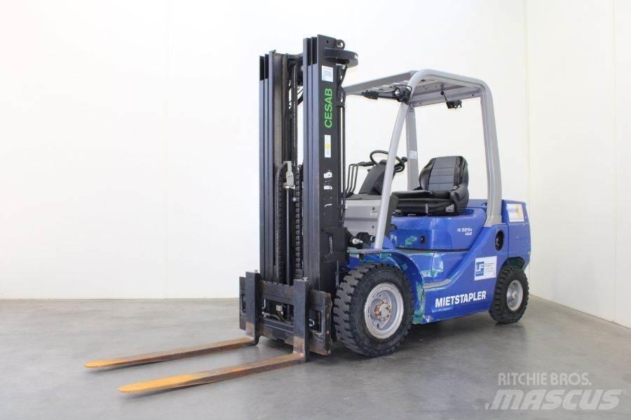 Cesab M 325 D Dyzeliniai krautuvai