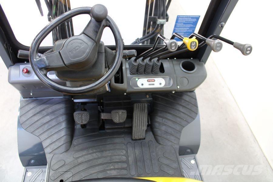 TCM FD 25 T 3 Dyzeliniai krautuvai