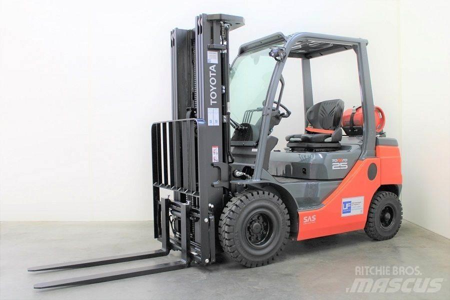Toyota 02-8FGF25 LPG (dujiniai) krautuvai