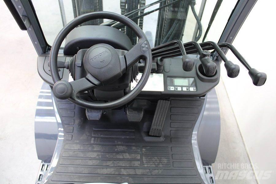 Toyota 02-8FGF25 LPG (dujiniai) krautuvai