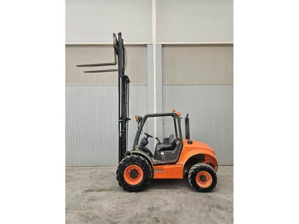 Ausa C250H Visureigiai krautuvai