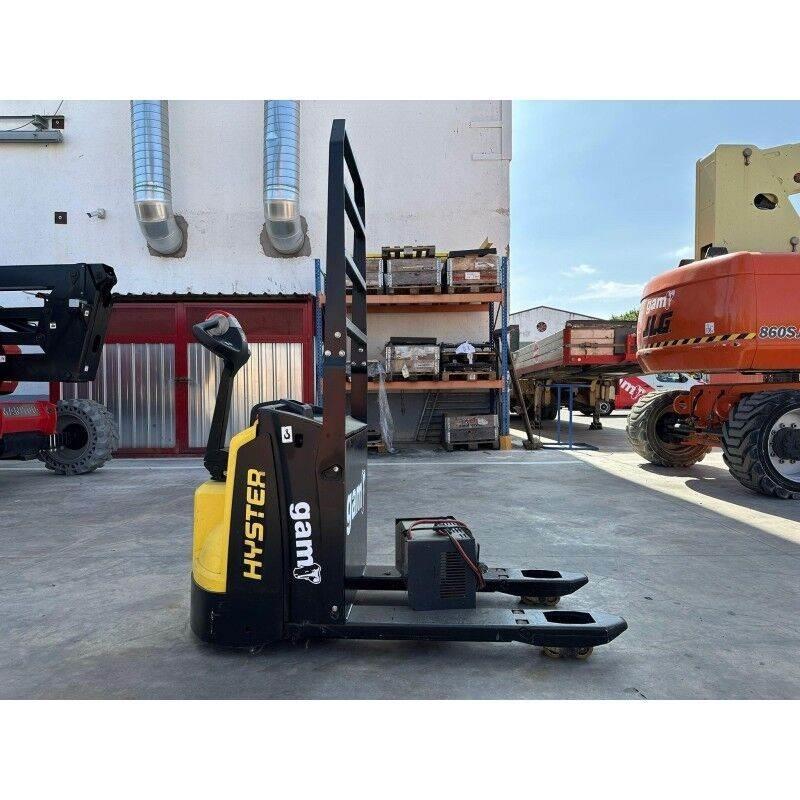 Hyster P2.0 Rankiniai padėklų rietuvai