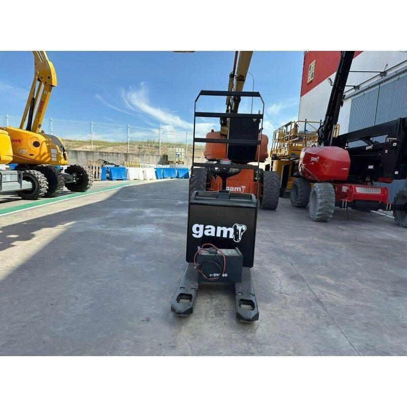Hyster P2.0 Rankiniai padėklų rietuvai