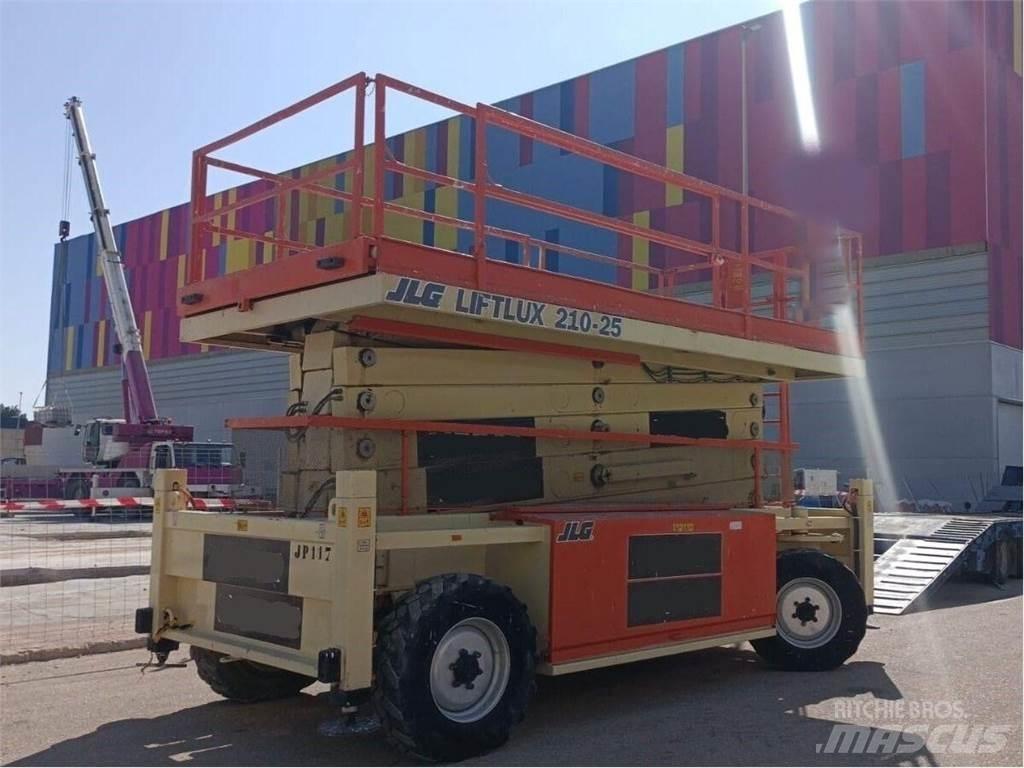 JLG 210-25 Žirkliniai keltuvai