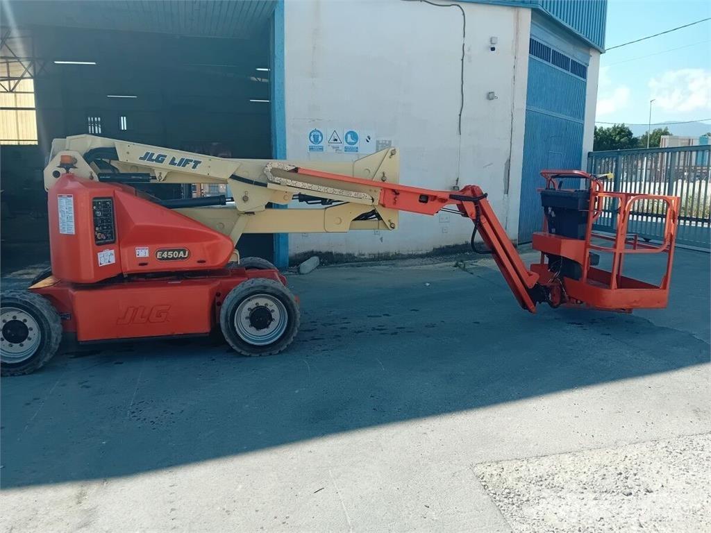 JLG E450AJ Alkūniniai keltuvai