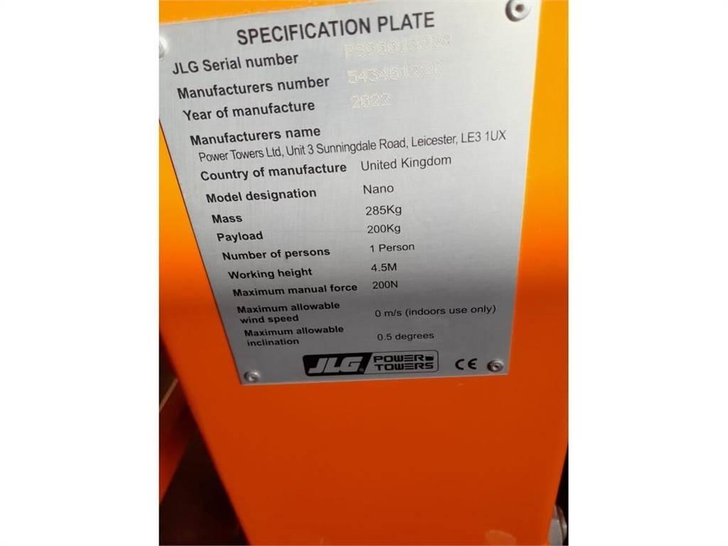JLG NANO Vertikalūs stiebiniai keltuvai