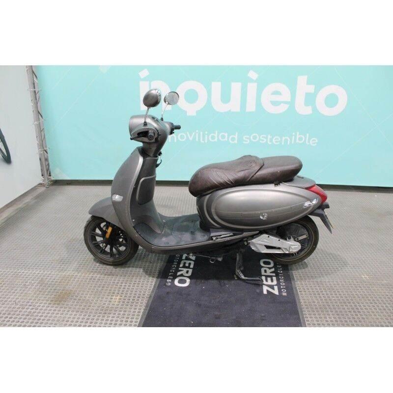  Urban D4 Visureigiai