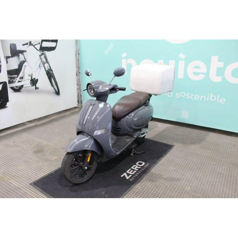  Urban D4 Visureigiai