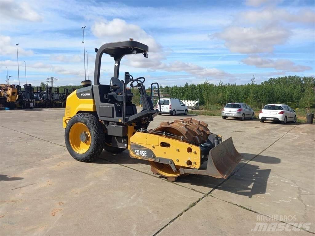 Volvo SD45B Vieno būgno volai