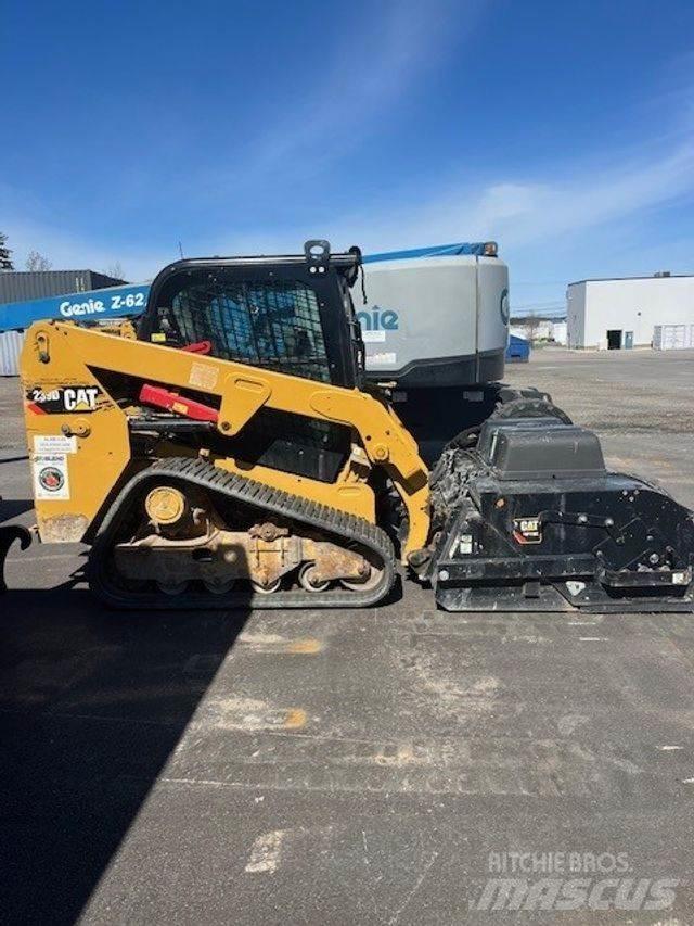 CAT 239D Naudoti vilkikai