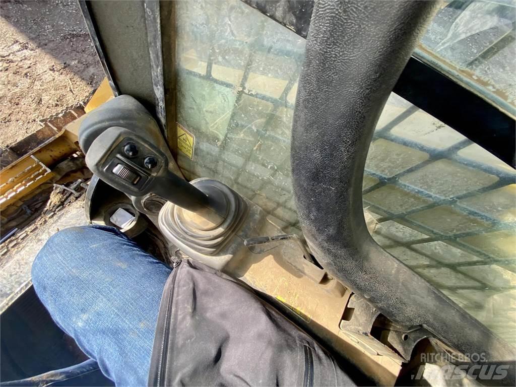 CAT 299D2 Krautuvai su šoniniu pasukimu