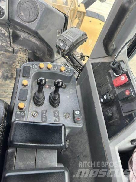 CAT 966M XE Naudoti ratiniai krautuvai