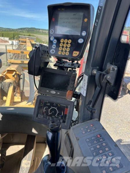 Liebherr L550 Naudoti ratiniai krautuvai