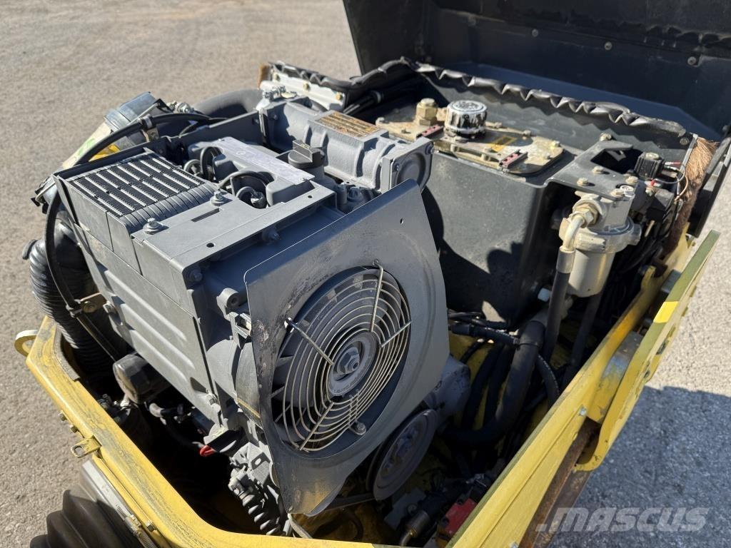 Bomag BW 100 AD-3 Porinių būgnų volai