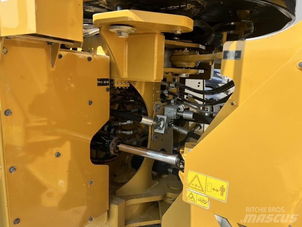 CAT 966 M Naudoti ratiniai krautuvai