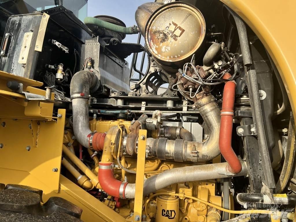CAT 972 K Naudoti ratiniai krautuvai