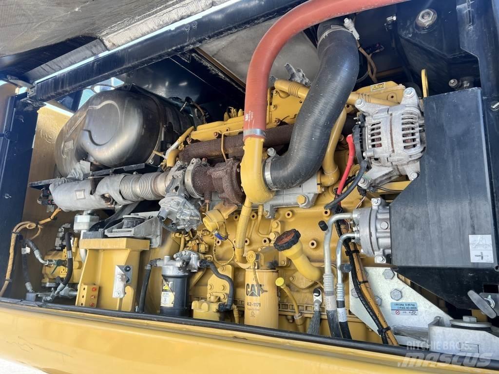 CAT M 320 F Ratiniai ekskavatoriai