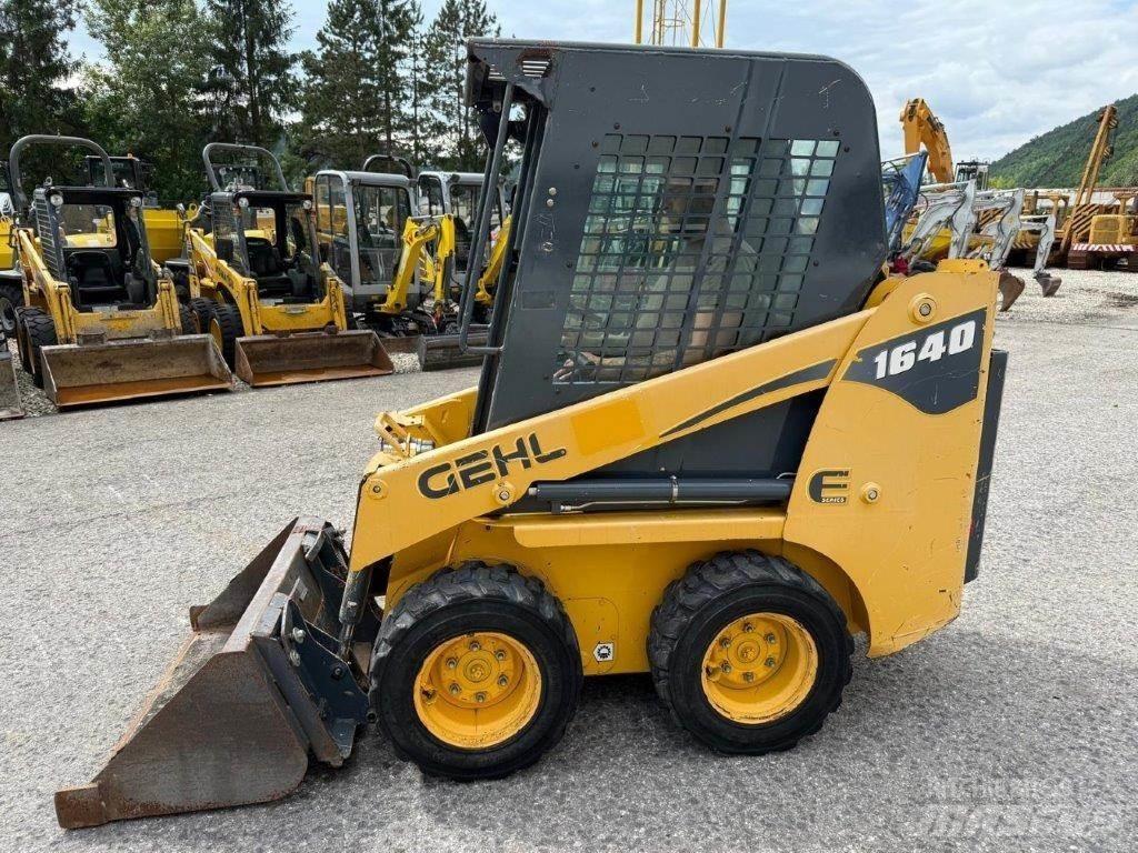 Gehl SL1640E Krautuvai su šoniniu pasukimu