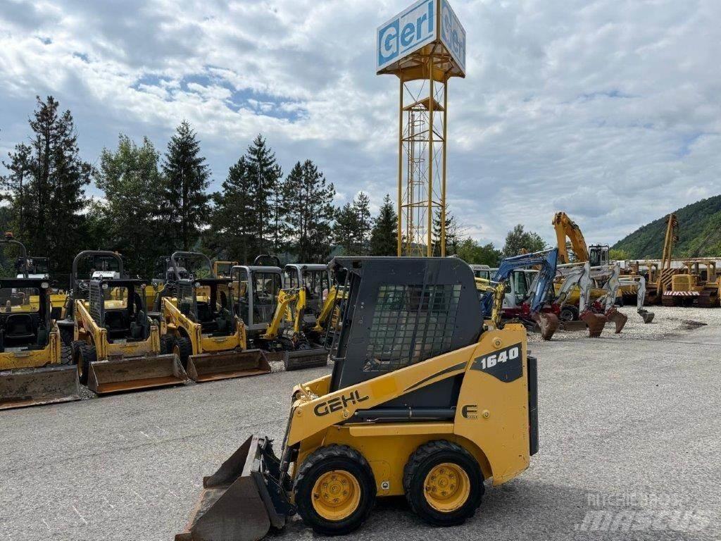 Gehl SL1640E Krautuvai su šoniniu pasukimu