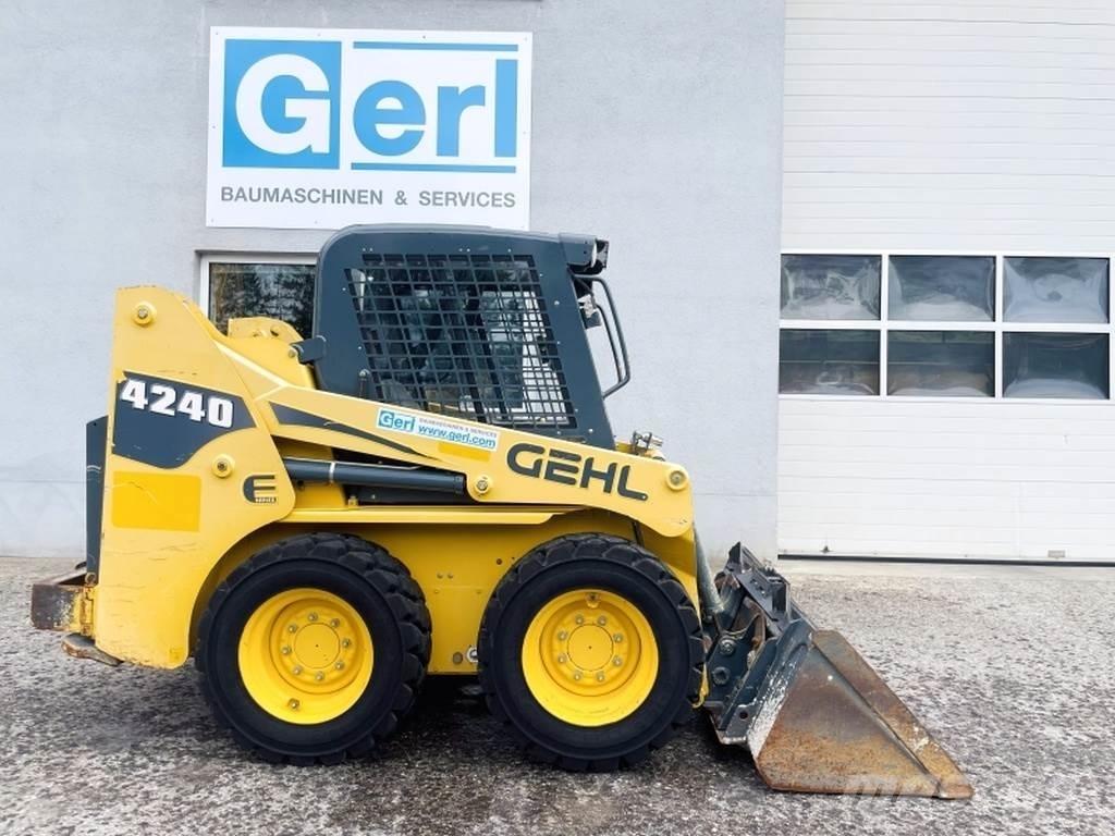 Gehl SL4240 Krautuvai su šoniniu pasukimu