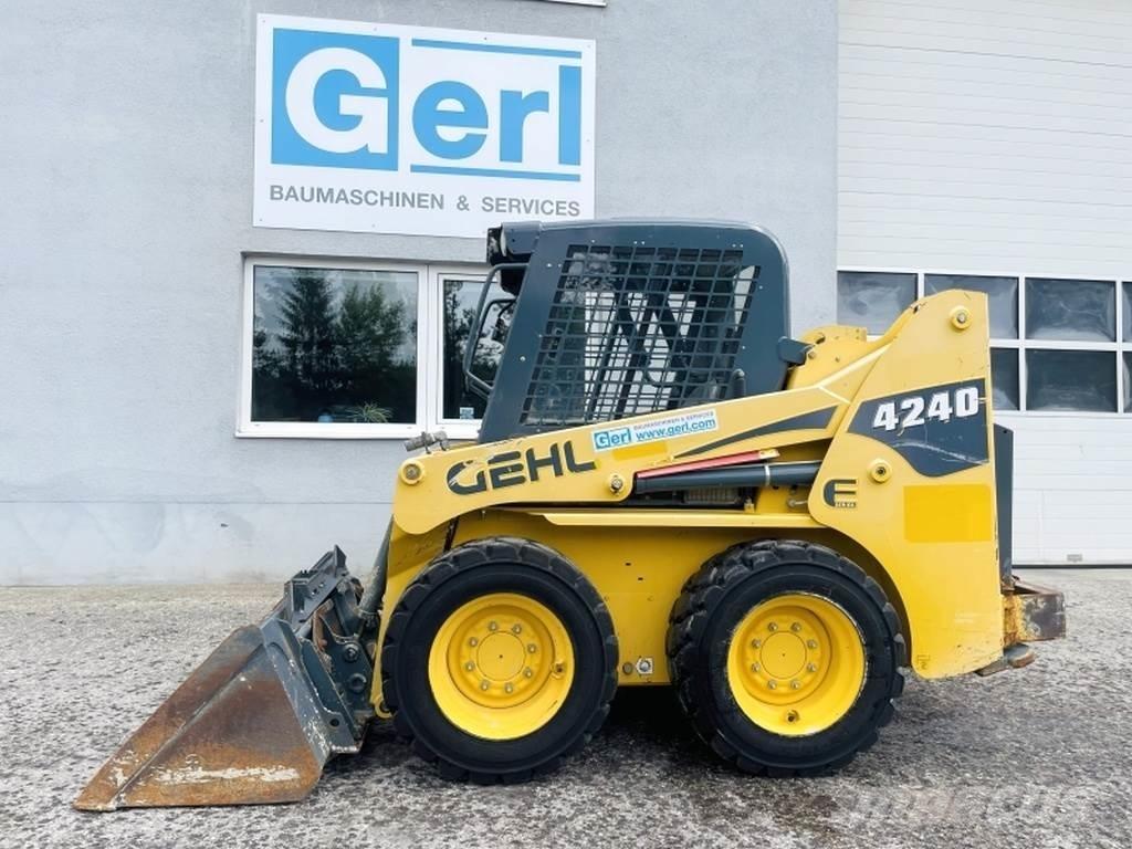 Gehl SL4240 Krautuvai su šoniniu pasukimu