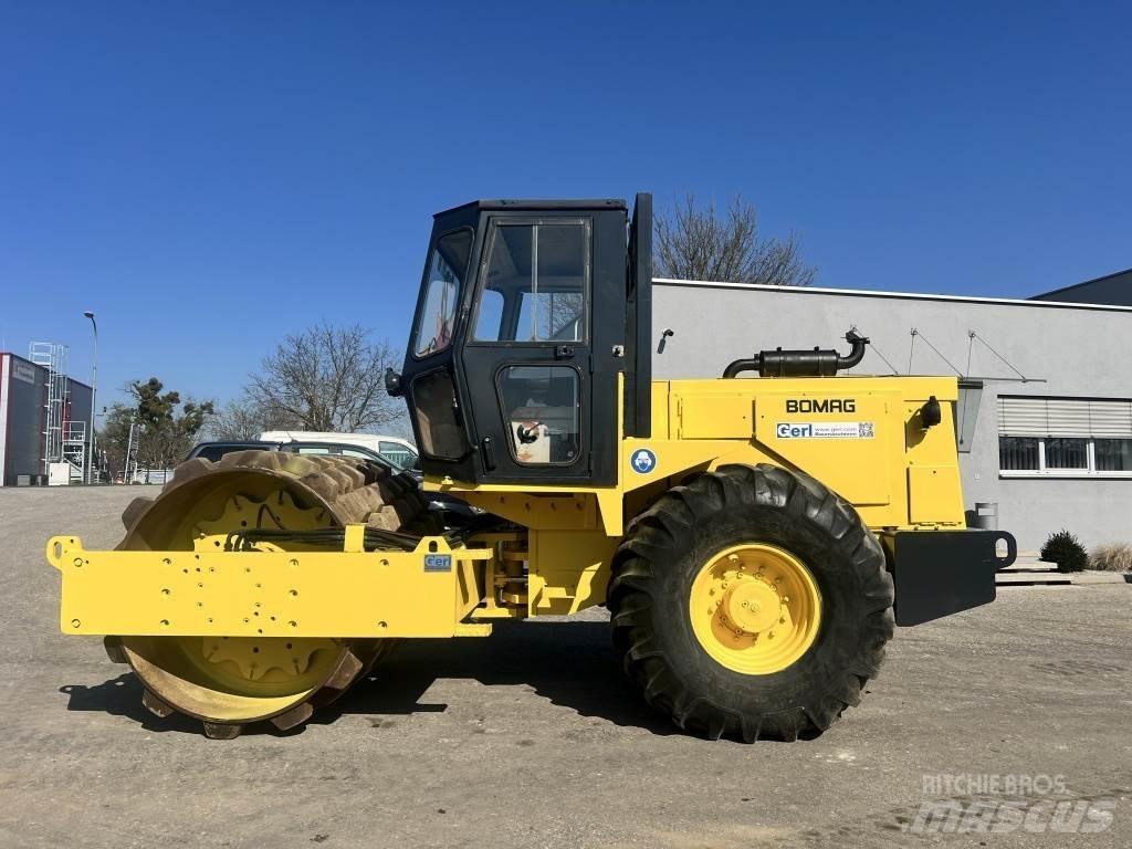 JCB Vibromax W 1402 PD Vieno būgno volai