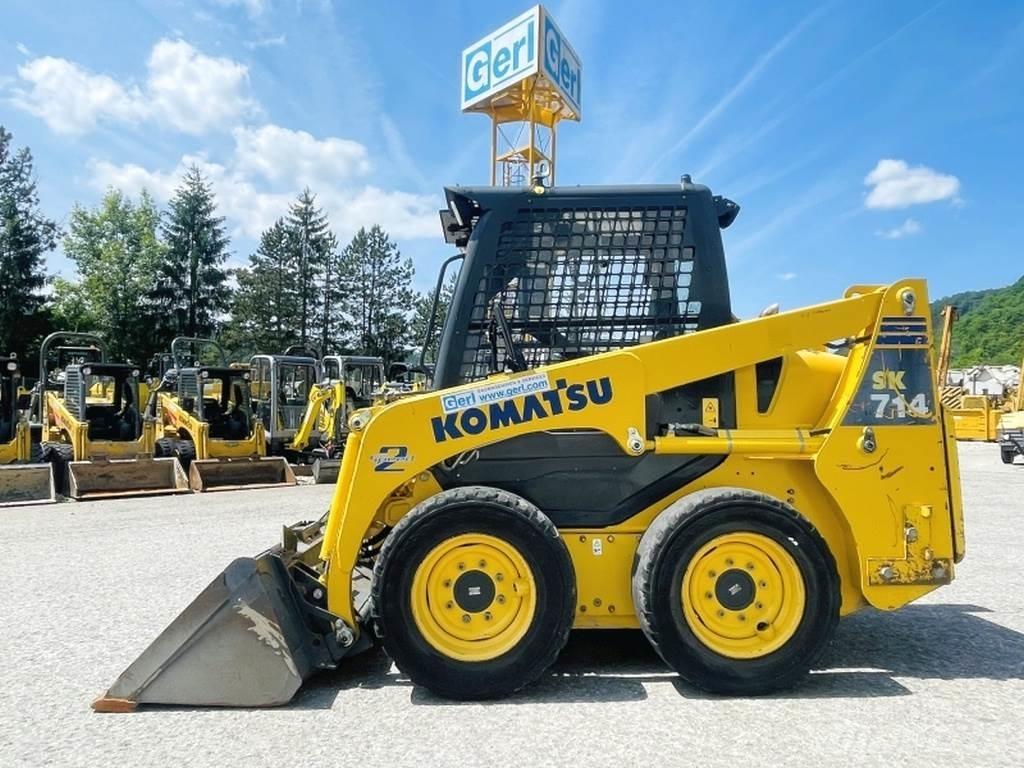 Komatsu SK714 Krautuvai su šoniniu pasukimu