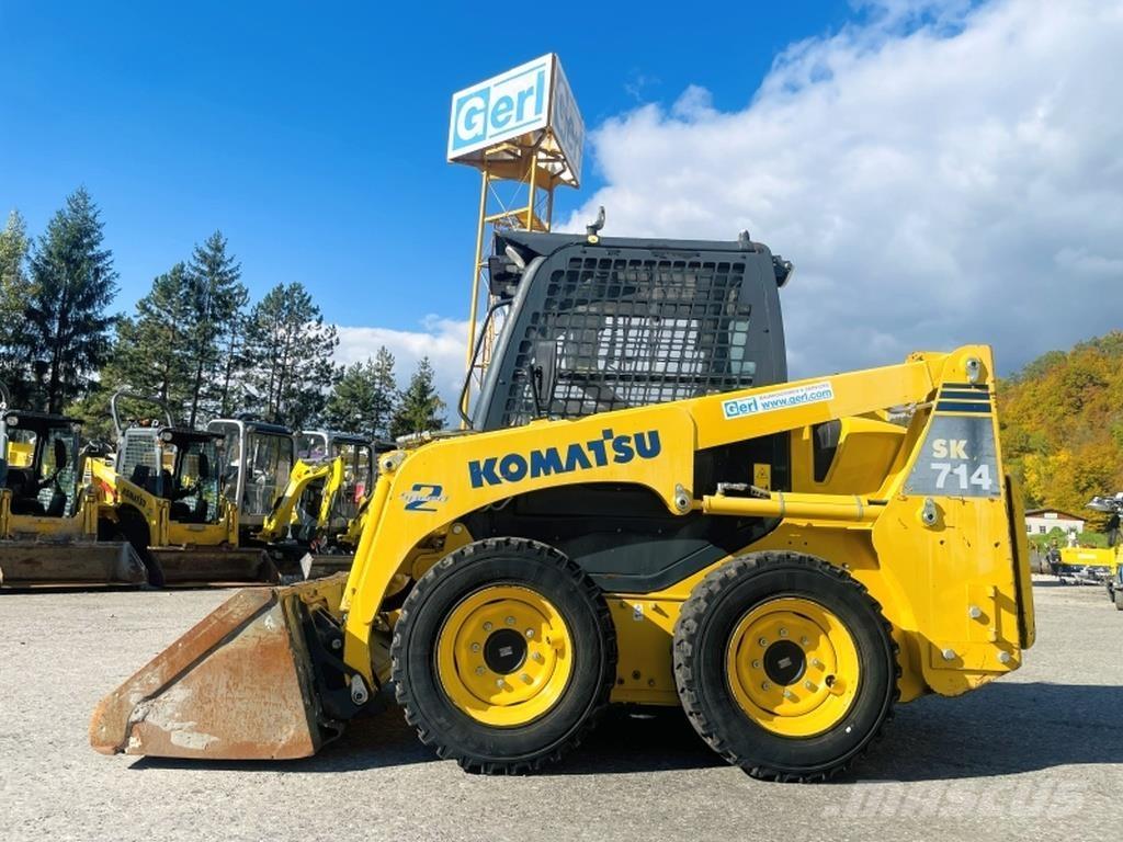 Komatsu SK714 Krautuvai su šoniniu pasukimu