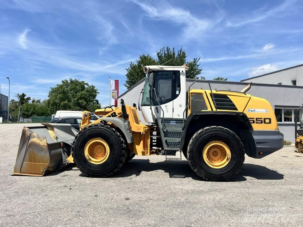 Liebherr L 550 Naudoti ratiniai krautuvai