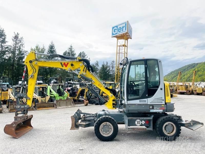 Neuson EW65 Ratiniai ekskavatoriai