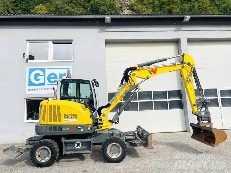 Neuson EW65 Ratiniai ekskavatoriai