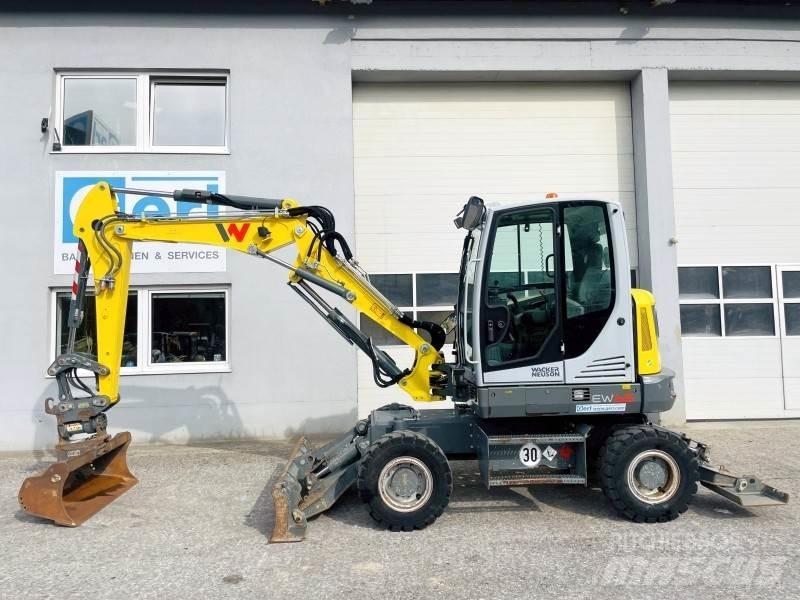 Neuson EW65 Ratiniai ekskavatoriai