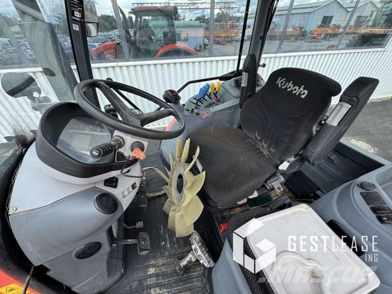 Kubota M6121 Traktoriai