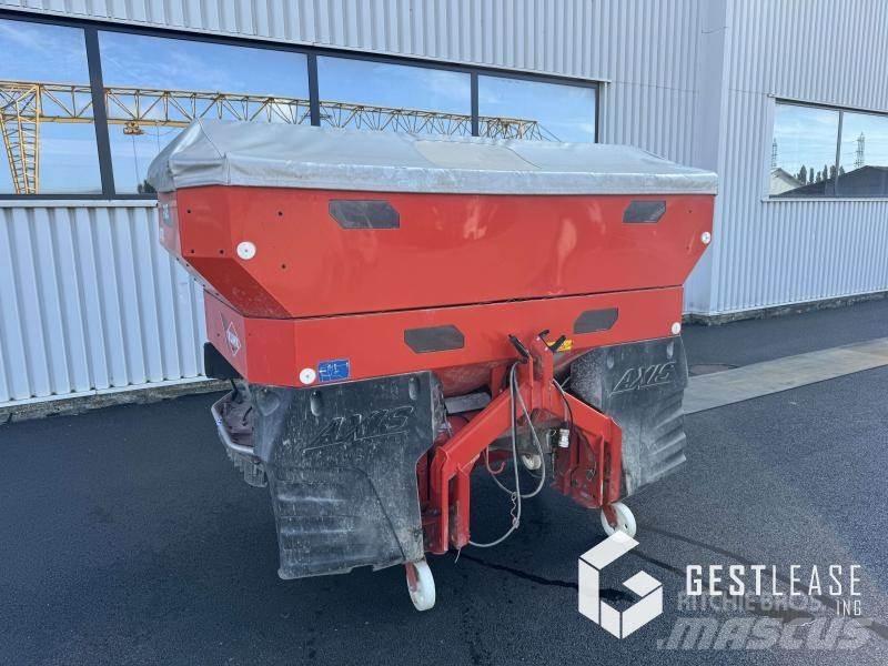 Kuhn AXIS 40.2 Kita tręšimo technika