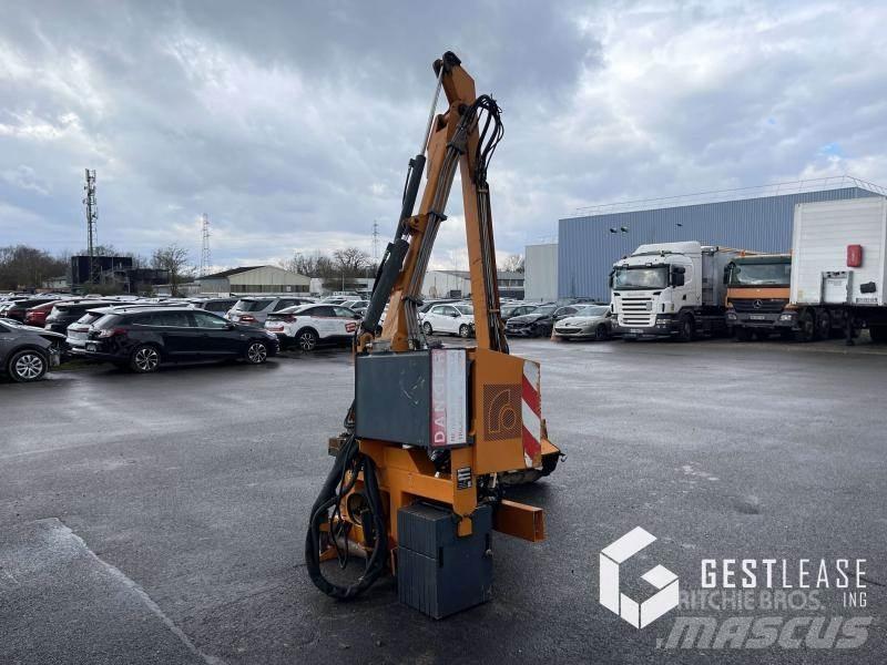 Rousseau M57 Gyvatvorių priežiūros technika