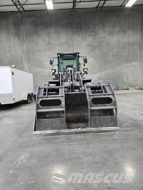Doosan DL250-7 Naudoti ratiniai krautuvai