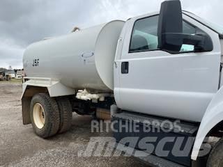 Ford F750 Vandens sunkvežimiai