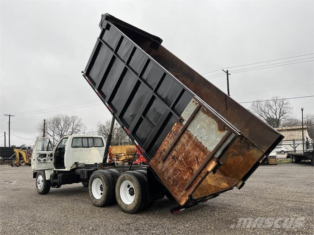 Ford FT900 Savivarčių priekabų vilkikai