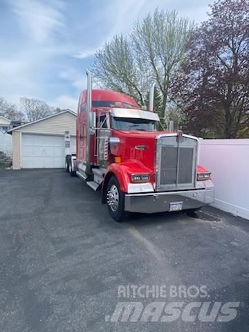 Kenworth W900L Statyba - Kita
