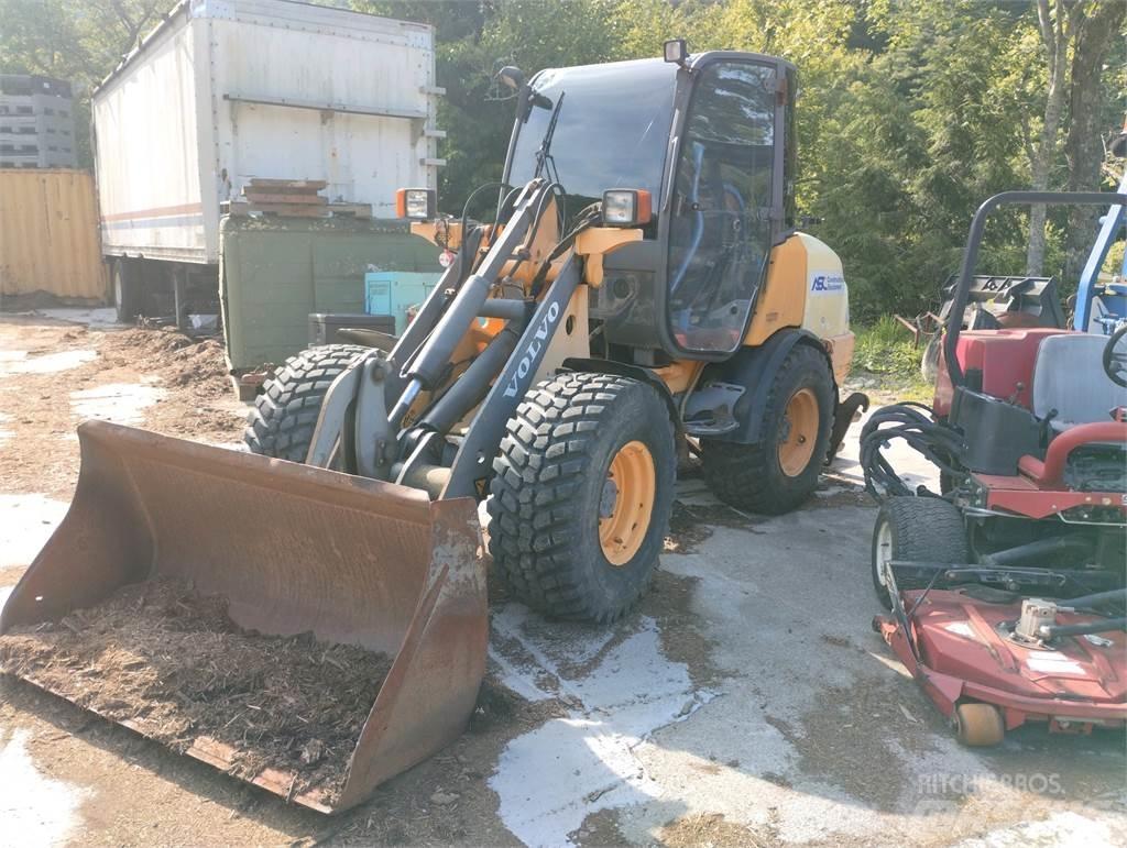 Volvo D20L Naudoti ratiniai krautuvai