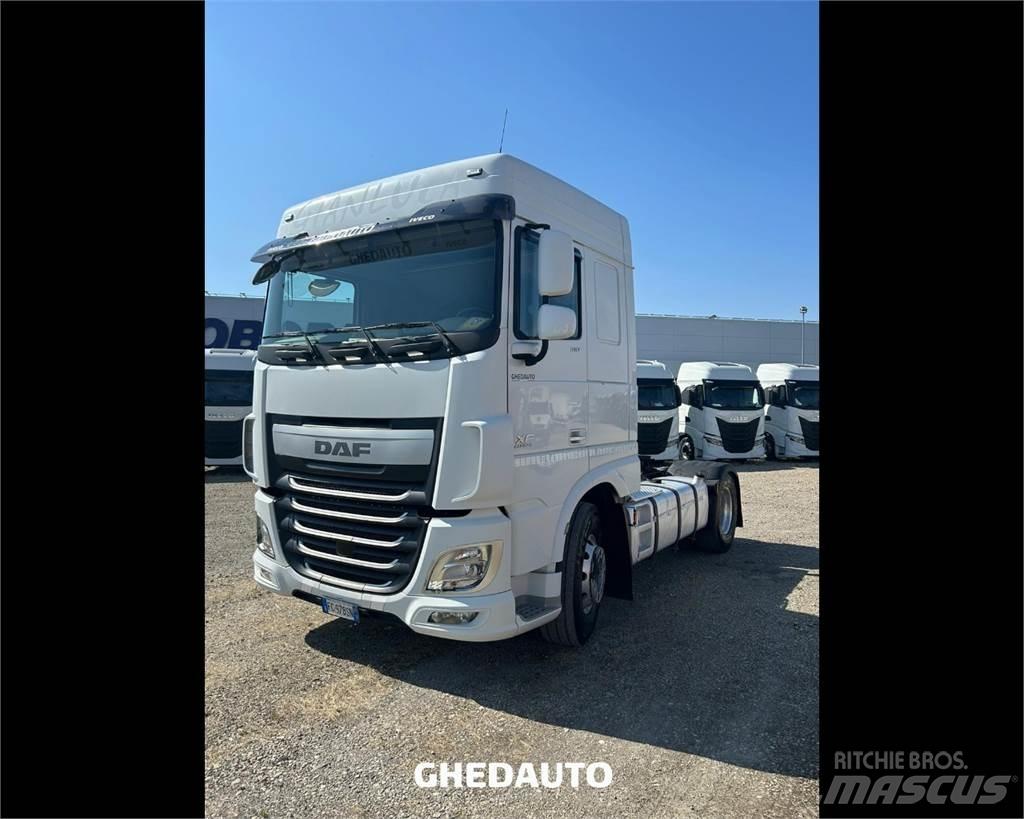 DAF DAF Sunkvežimiai su dengtu kėbulu