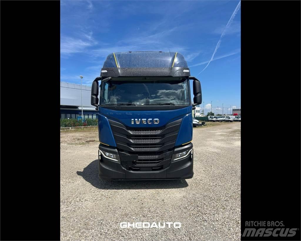 Iveco AS260S48S Sunkvežimiai su dengtu kėbulu