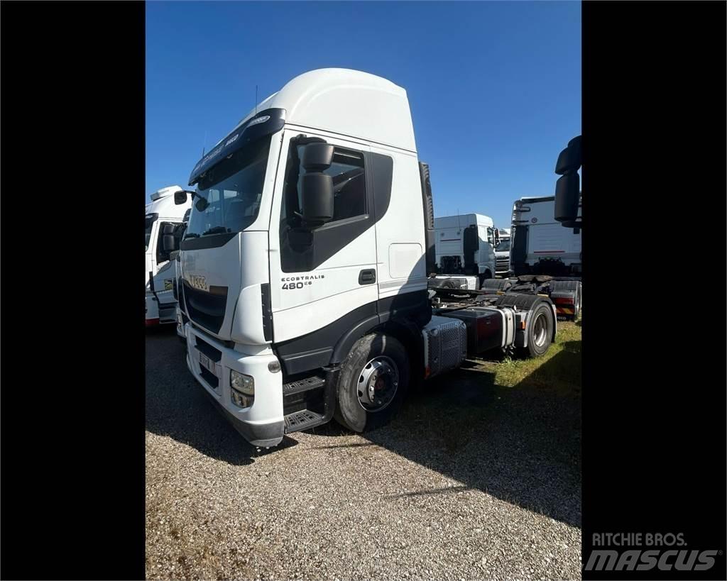 Iveco AS440S48 Sunkvežimiai su dengtu kėbulu