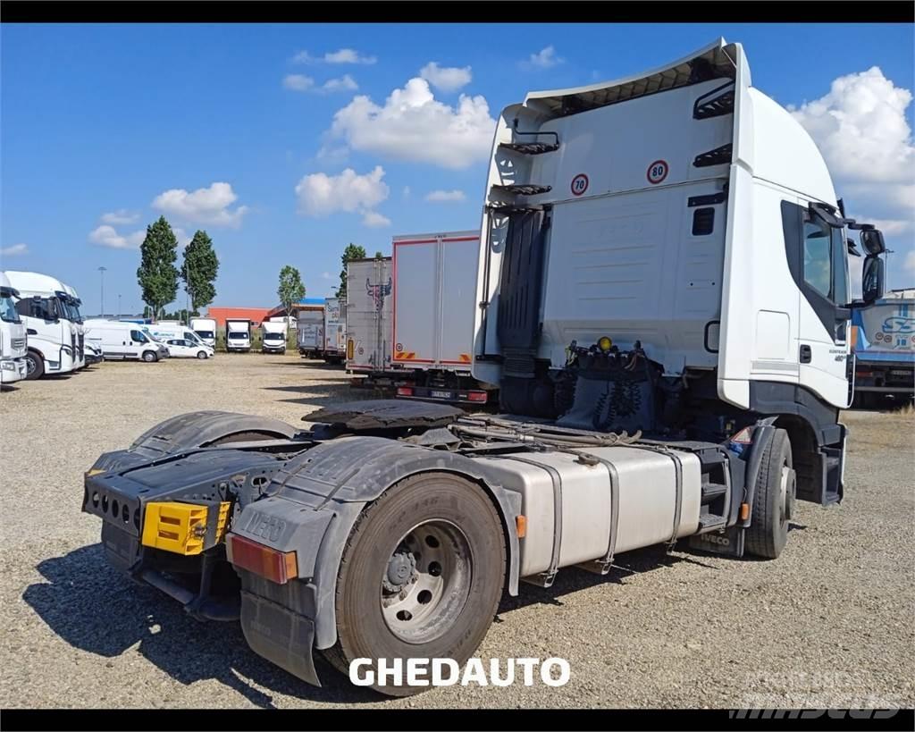 Iveco AS440S48 Sunkvežimiai su dengtu kėbulu