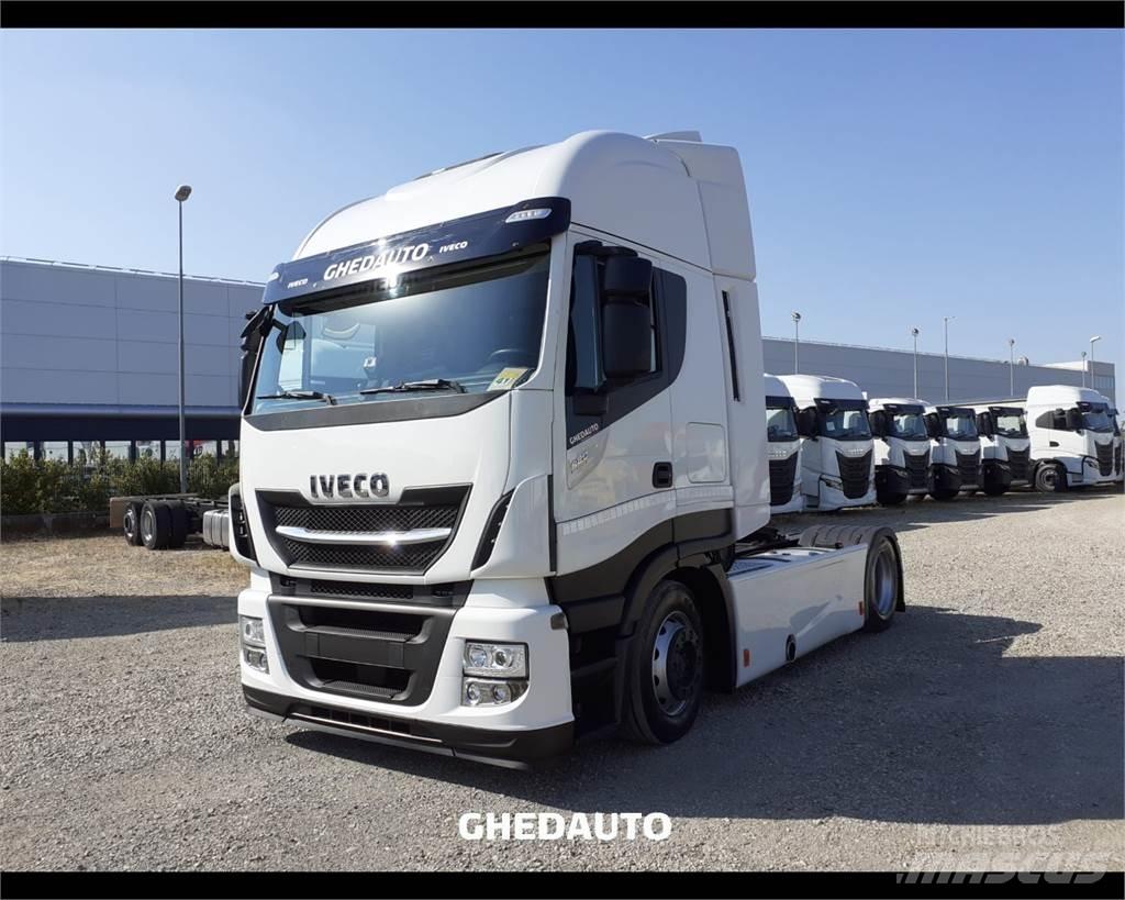 Iveco AS440S48 Sunkvežimiai su dengtu kėbulu