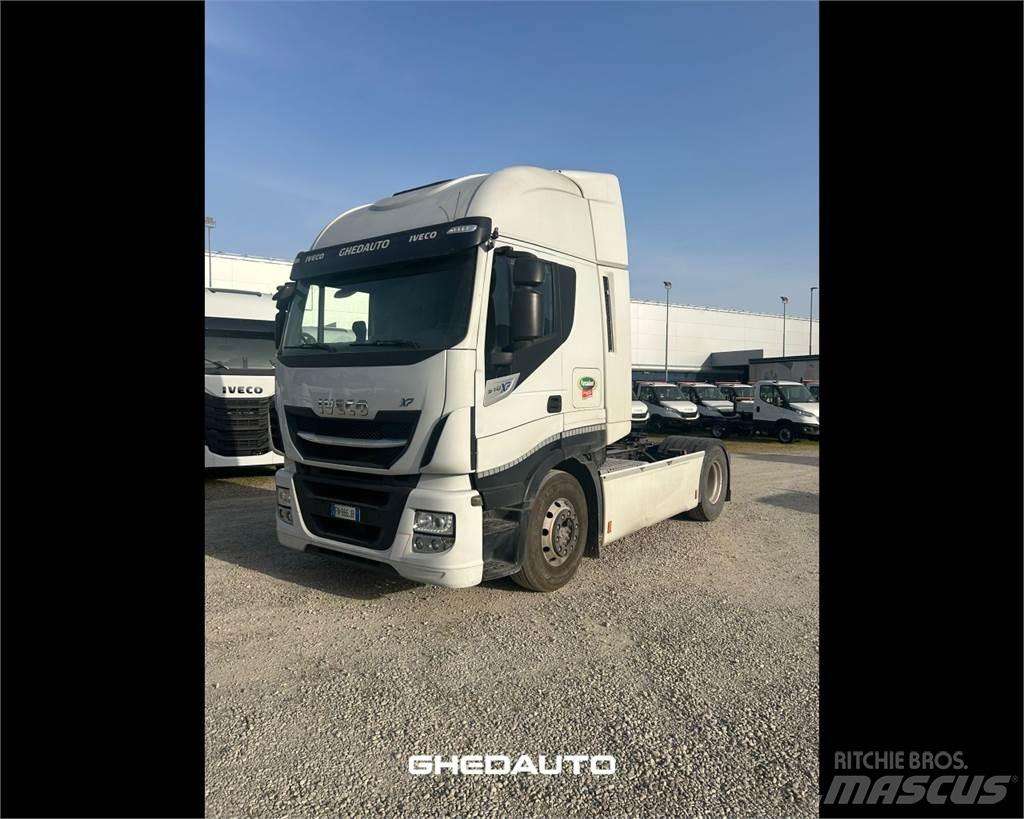 Iveco AS440S48 Sunkvežimiai su dengtu kėbulu
