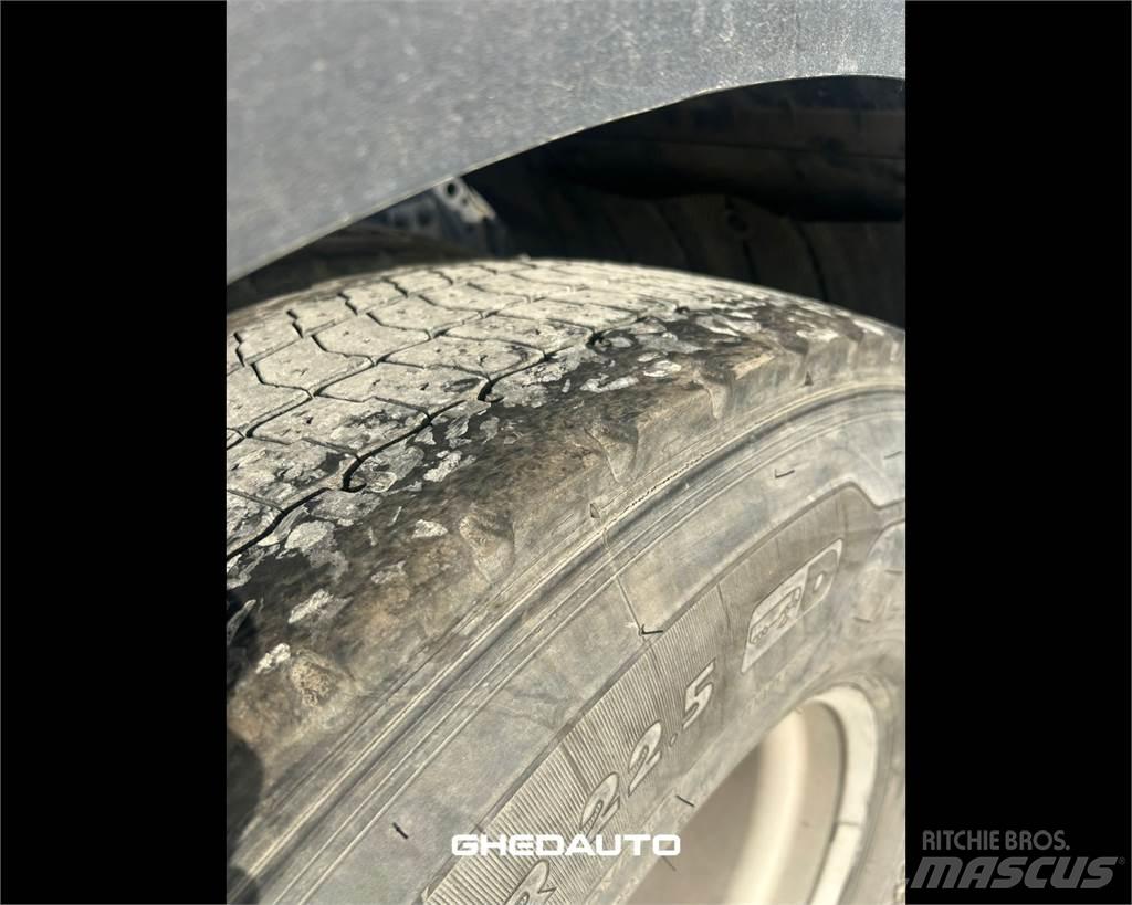 Iveco AS440S48 Sunkvežimiai su dengtu kėbulu