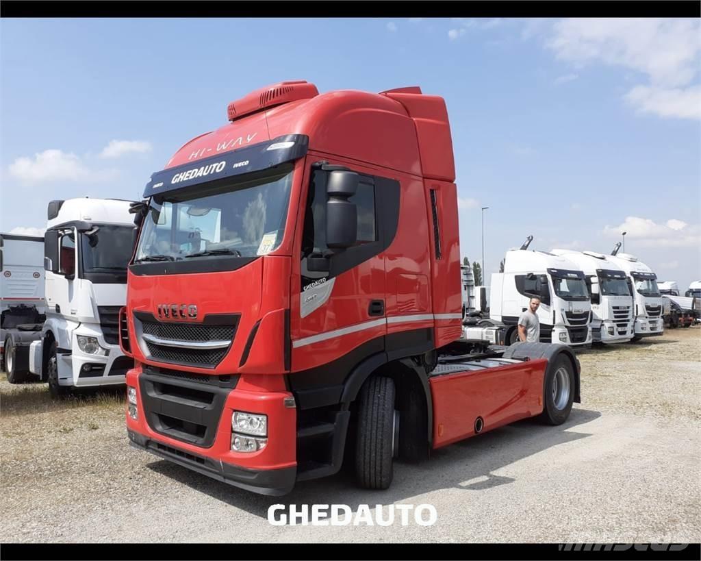 Iveco AS440S48T/P Sunkvežimiai su dengtu kėbulu